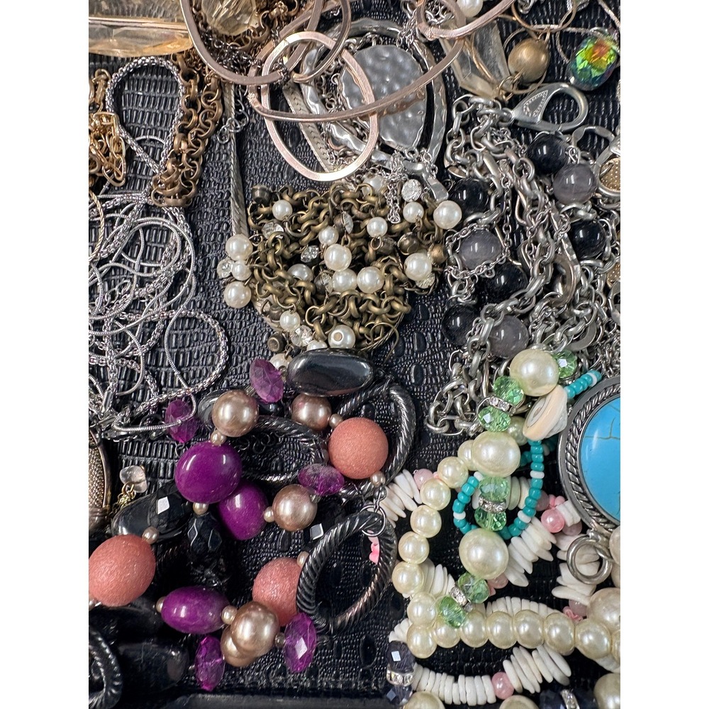 Mixed Fashion Jewelry Lot Wearable to Craft Pieces 3lb 4oz - Picture 7 of 13
